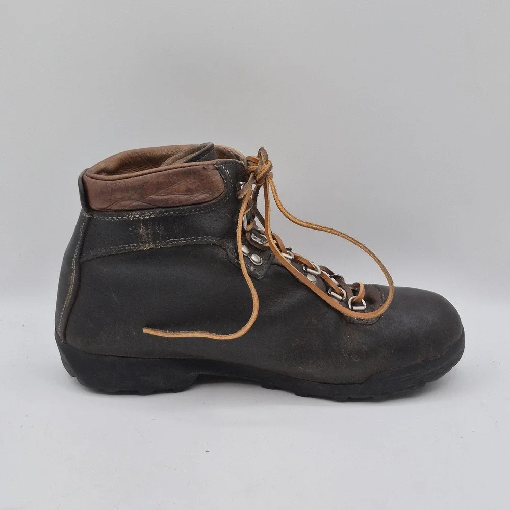 Vintage Vasque 7549 Boots Mens Size 9.5 Brown Leather Hiking Combat Trail Lined‎